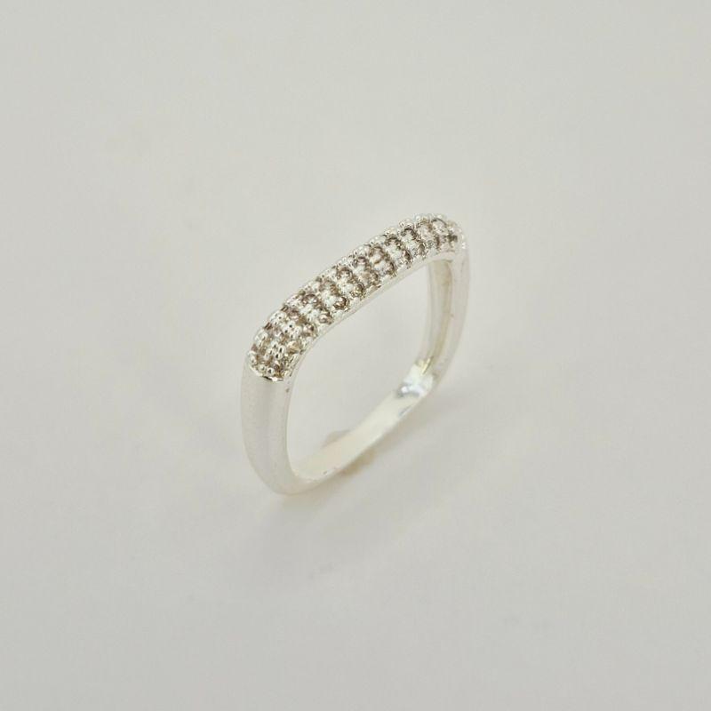 ANEL QUADRADO CRAVEJADO