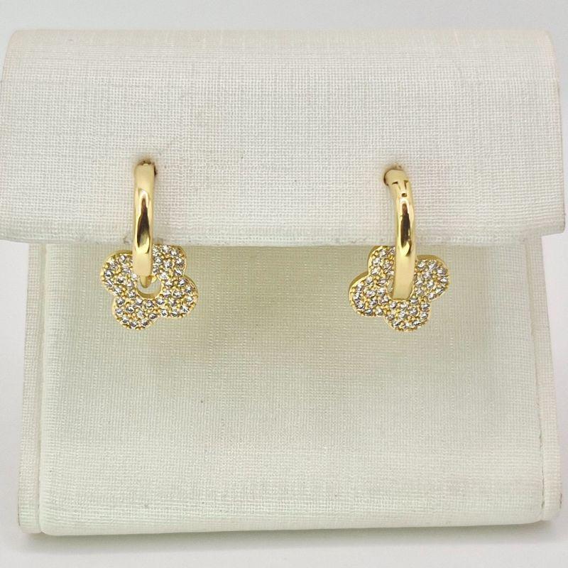 ARGOLA COM TREVO CRAVEJADO