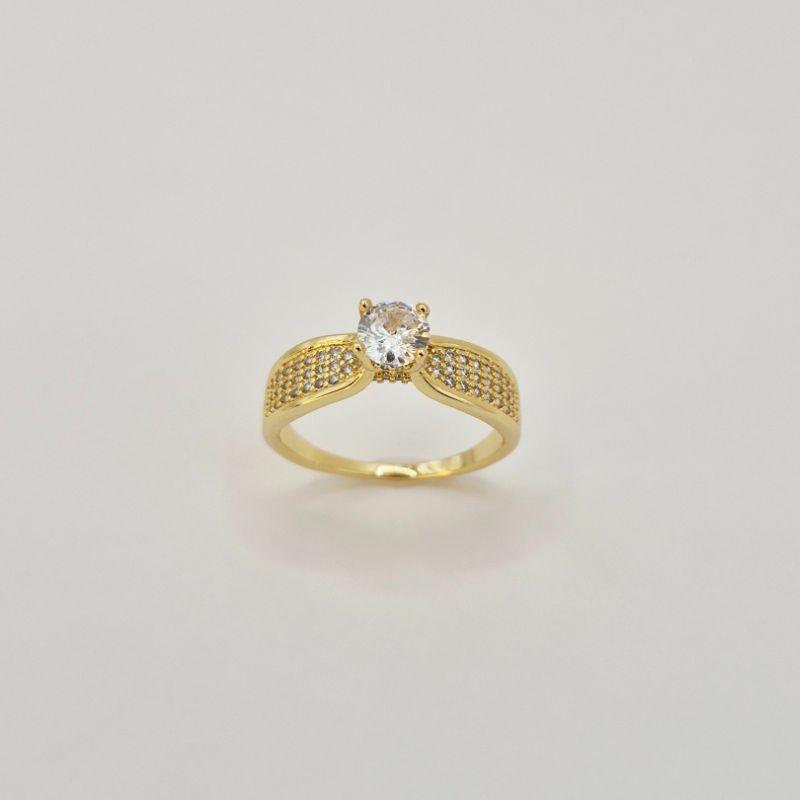 ANEL CRAVEJADO COM PONTO DE LUZ