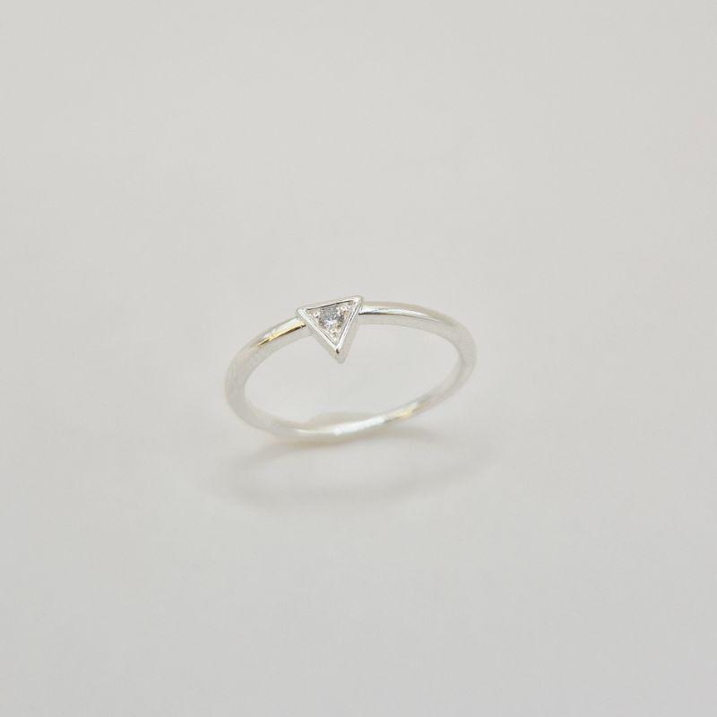 ANEL TRIANGULO CRAVEJADO