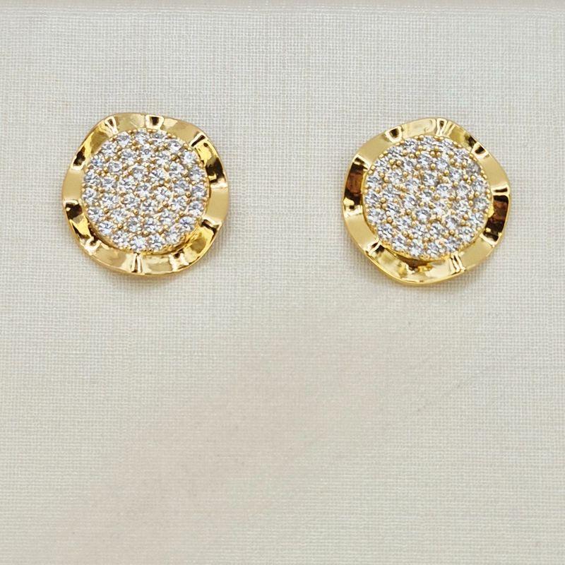 BRINCO CRAVEJADO BORADAS ONDULADAS