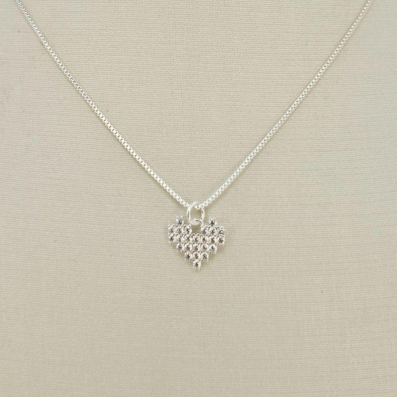 COLAR CORACAO PIXELS CRAVEJADO