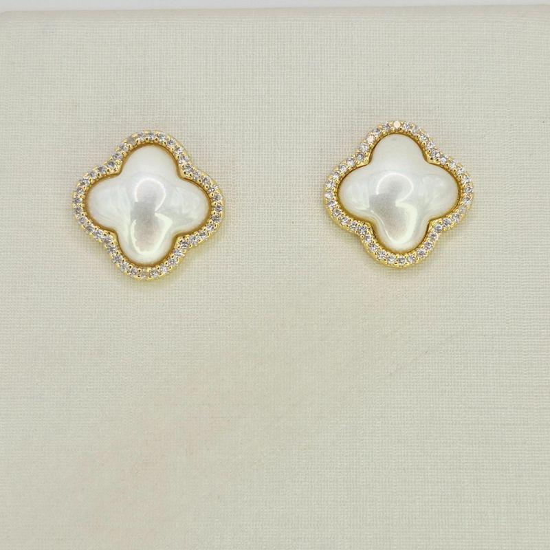 BRINCO TREVO CONTORNO CRAVEJADO