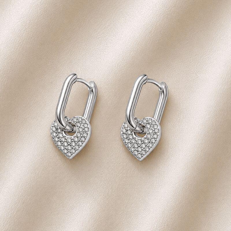 ARGOLA QUADRADA COM CORACAO CRAVEJADO