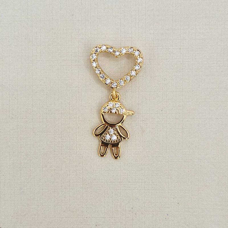 PINGENTE MENINO COM CORACAO