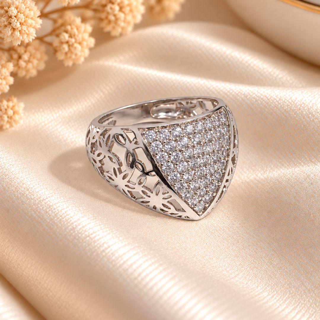 ANEL TRIANGULO ZIRCONIA