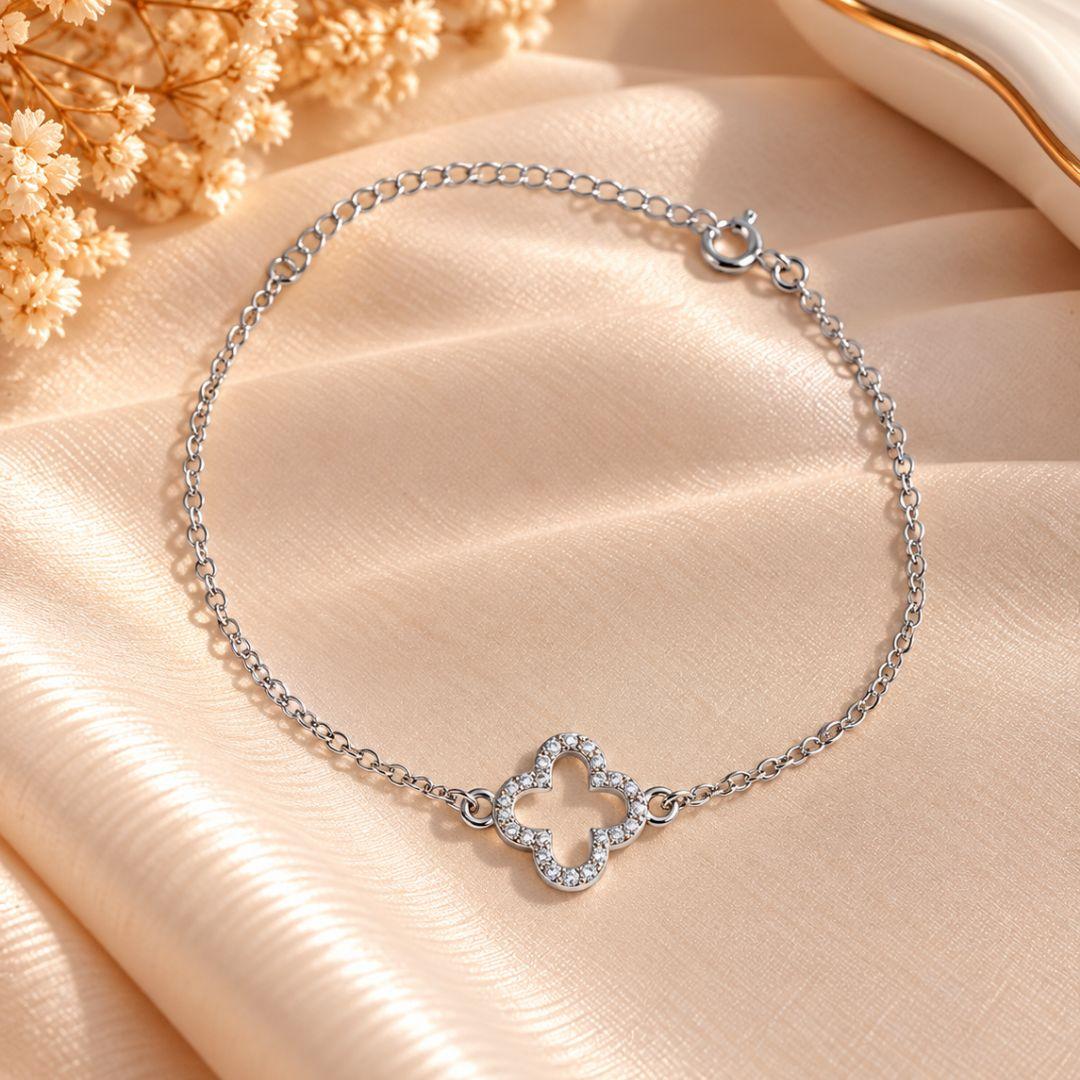 PULSEIRA TREVO CRAVEJADO